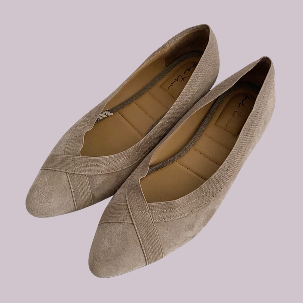 Me Too Beige Suede Pointed Toe Flats SZ 10